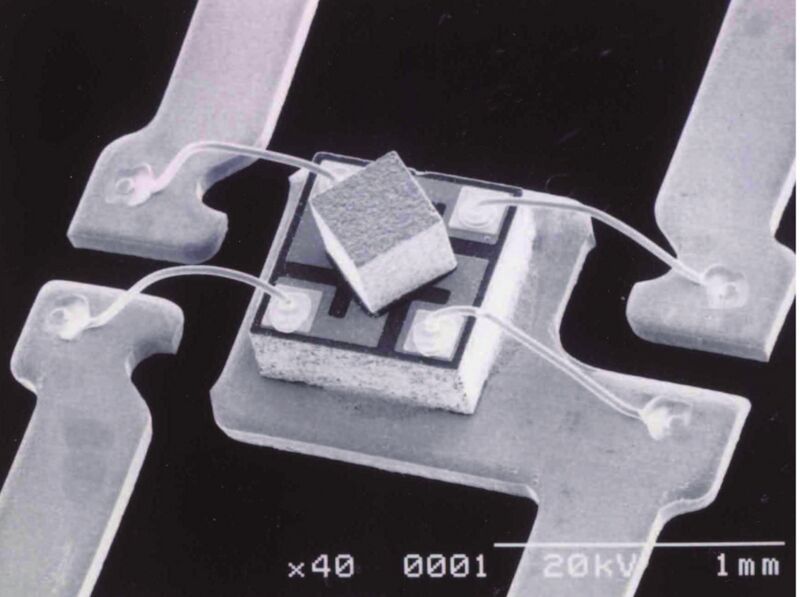 File:Photo Thin Film.jpg
